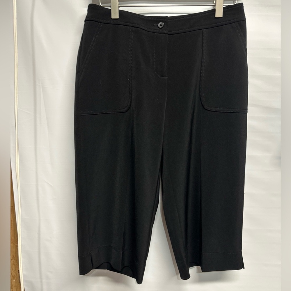 White House Black Market Black Capris